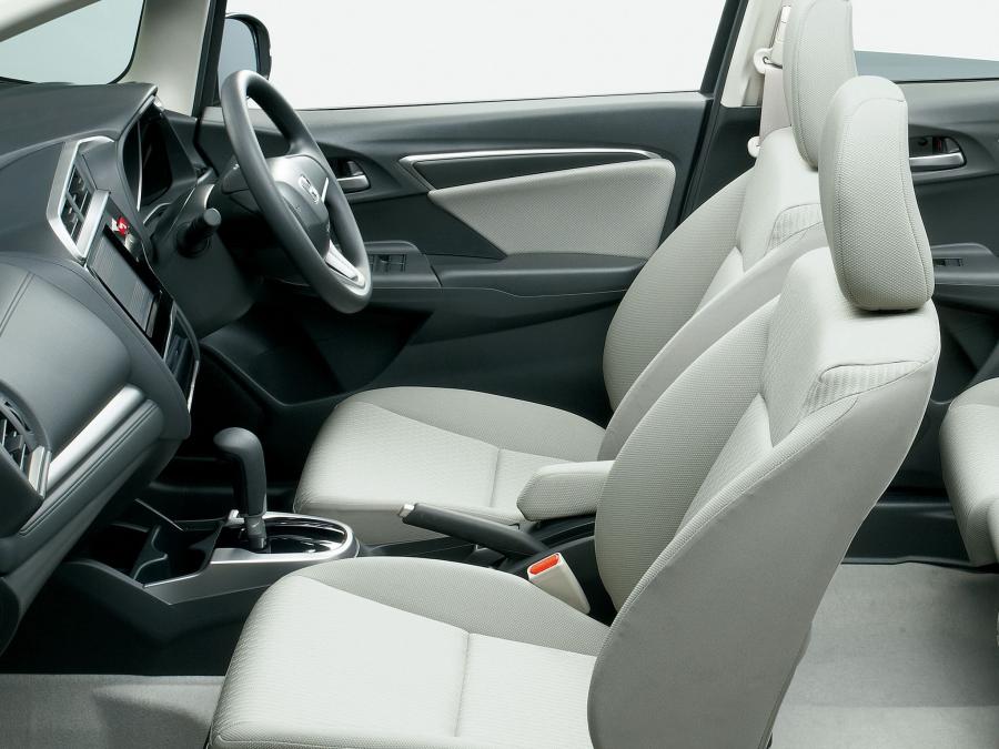  Honda Fit 2013 года  (фото 3 из 9)